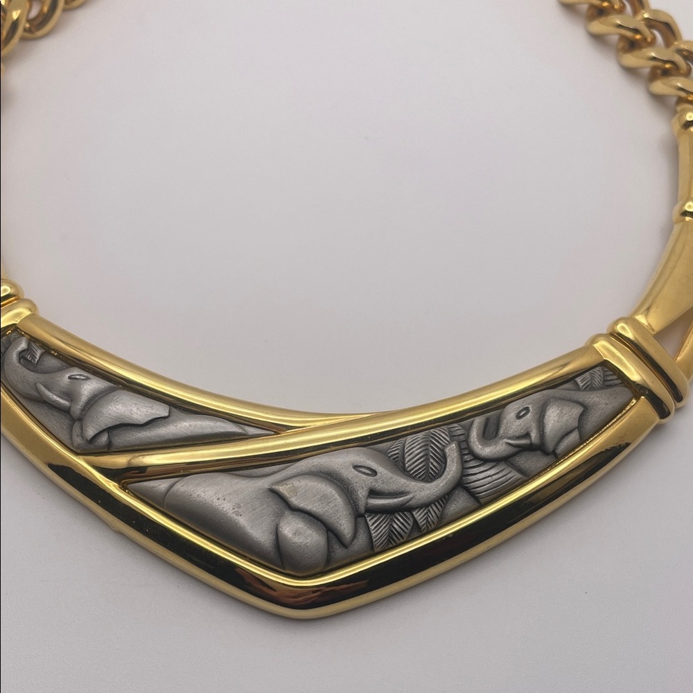 Elegant Gold and Silver Necklace with Elefants - Picture 2 of 6